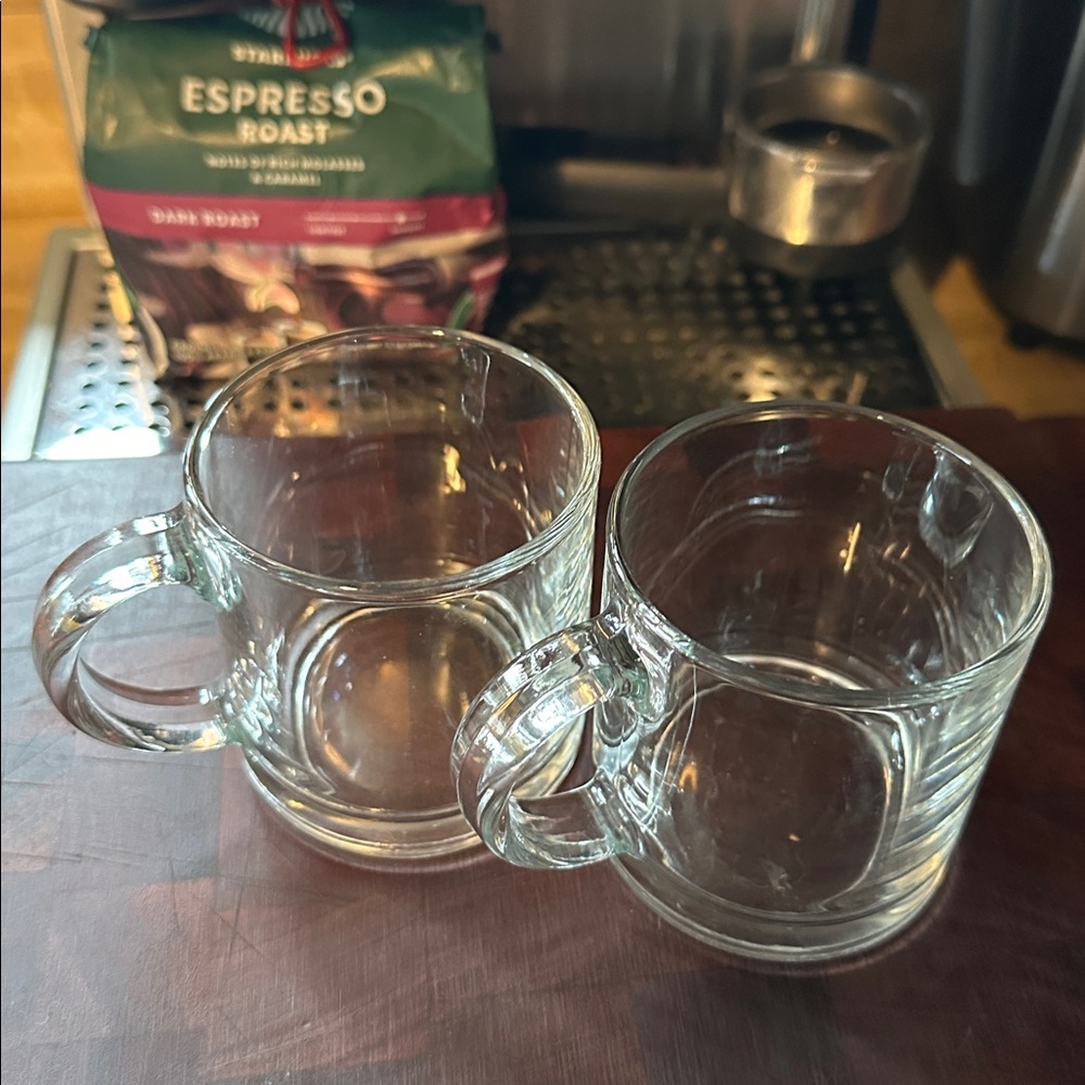 2 clear minimalist wee espresso coffee cups. Nice weight. Perfect condition